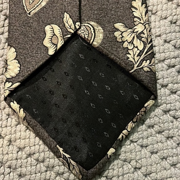 Vintage Halston 100% Silk Tie Floral Print Made in USA With Tag Designer Classic - Picture 4 of 9
